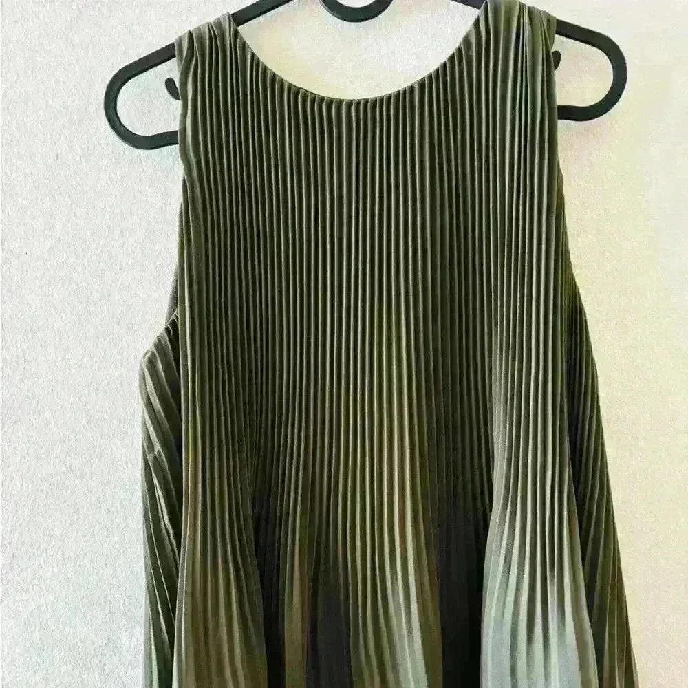 A new day green tank/blouse